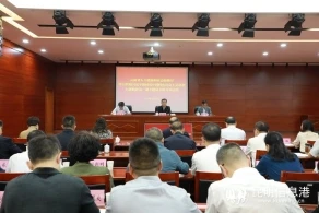 云南省人社廳學(xué)習(xí)貫徹習(xí)近平新時(shí)代中國(guó)特色社會(huì)主義思想主題教育第一期專(zhuān)題讀書(shū)班開(kāi)班