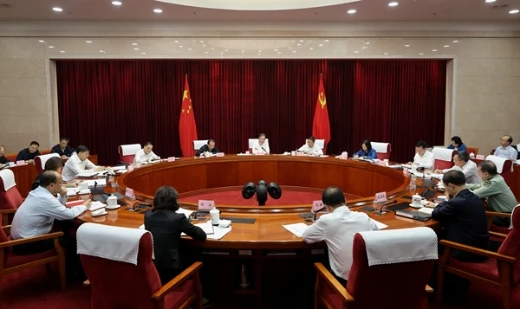 省委常委會(huì)省委深改委會(huì)議學(xué)習(xí)貫徹習(xí)近平總書(shū)記重要講話重要指示精神強(qiáng)調(diào) 結(jié)合主題教育推動(dòng)改革工作走深走實(shí)推進(jìn)解難題促發(fā)展惠民生取得新成效